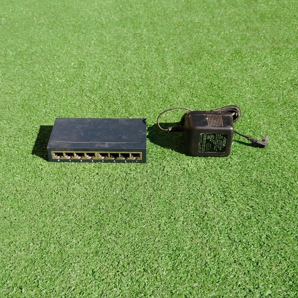 Premier Mini Port 10/100 8 Port Mini Lan Switch PT-6008G Used-Tested-Working - Picture 6 of 6